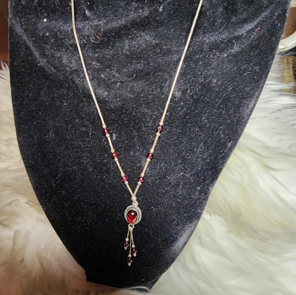 Vintage Sterling and Garnet  liquid silver  necklace - Picture 4 of 8